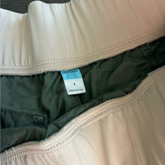 Cargo maternity shorts - Picture 2 of 3
